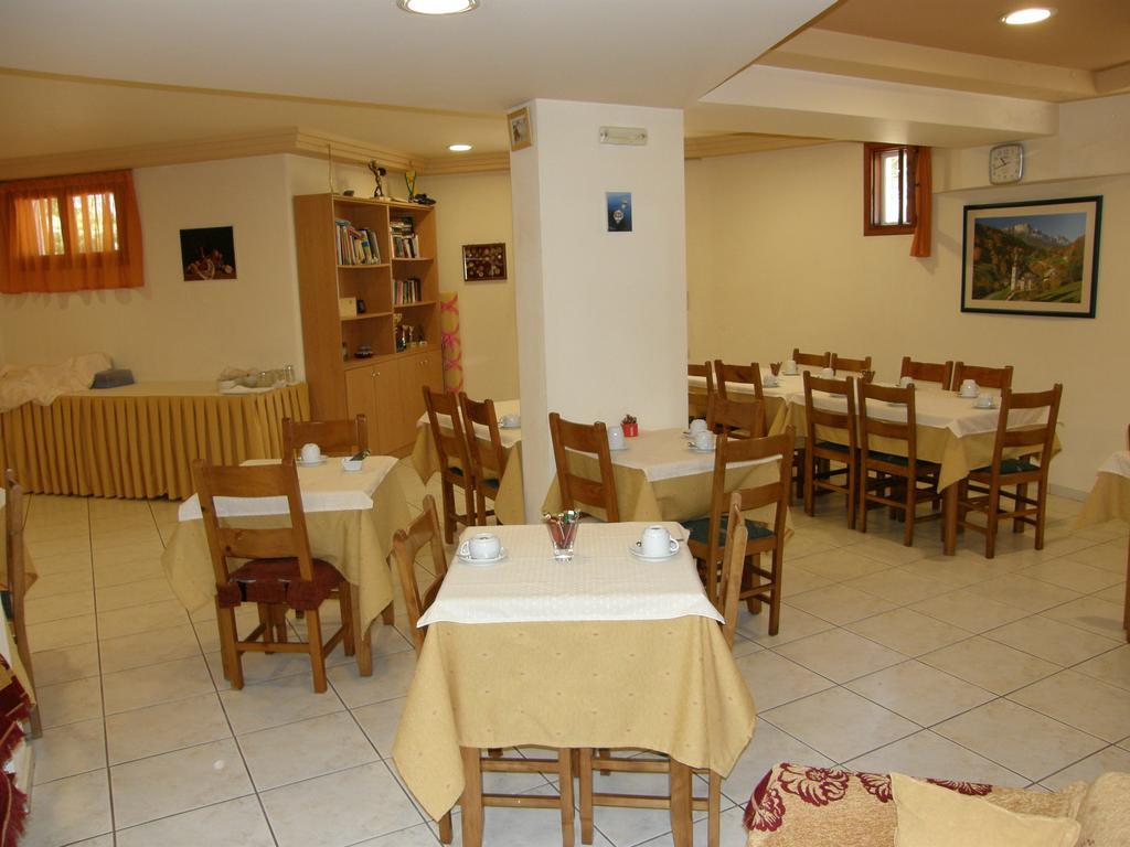 Megim Hotel Palaiochora Exterior foto